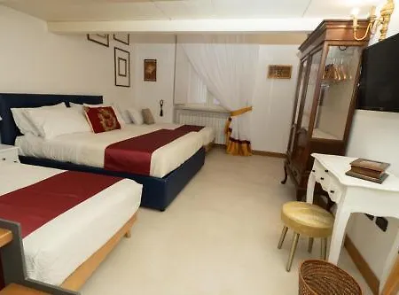 La Dimora Dei Reali Hotel
