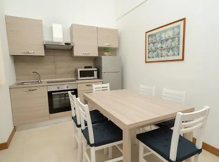 La Dimora Dei Reali Hotel *