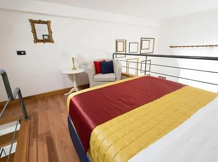 La Dimora Dei Reali Hotel *