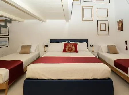 La Dimora Dei Reali Hotel *
