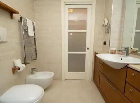 La Dimora Dei Reali Hotel *