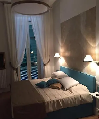 La Dimora Dei Reali Hotel *